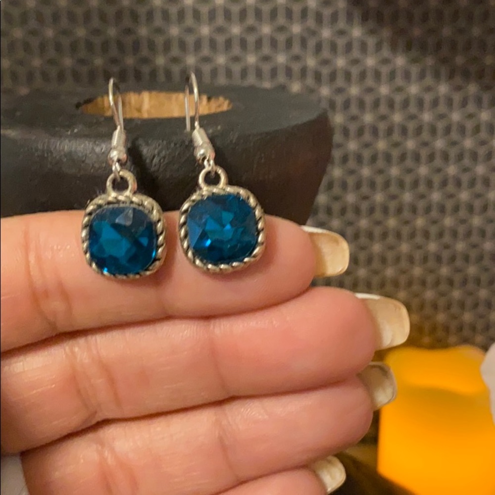 Earrings - Picture 2 of 2